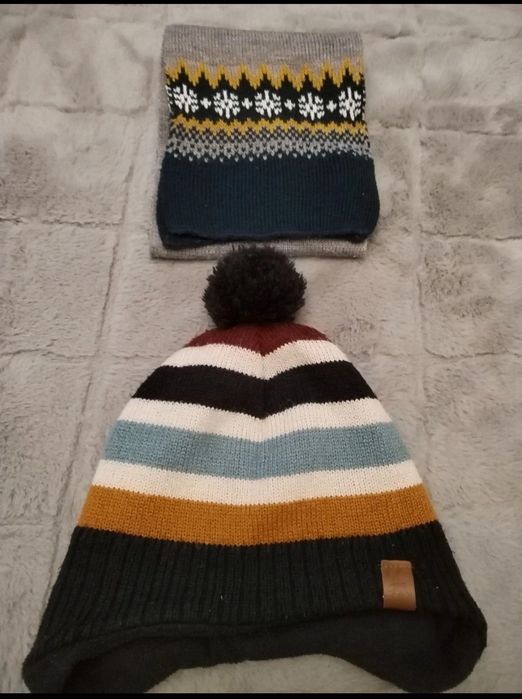 Set H&M căciulă, fular și manusi copii 110 - 128 cm