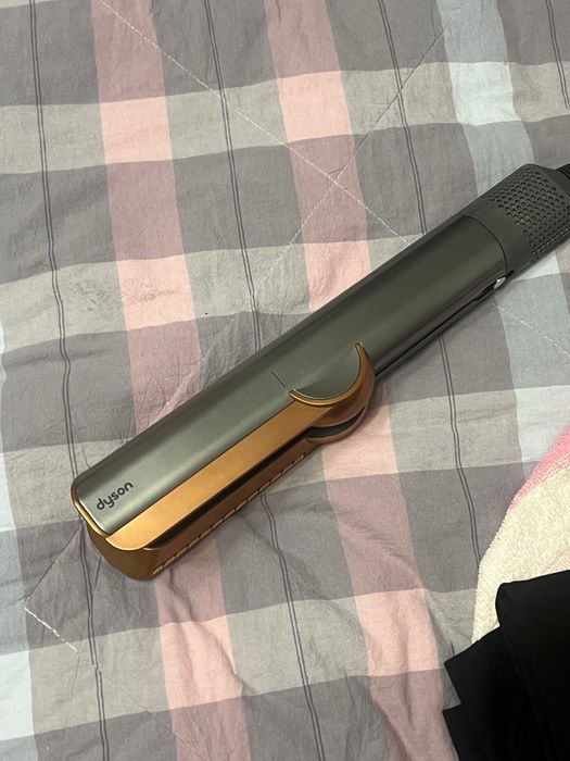 Продам дайсон оригинал