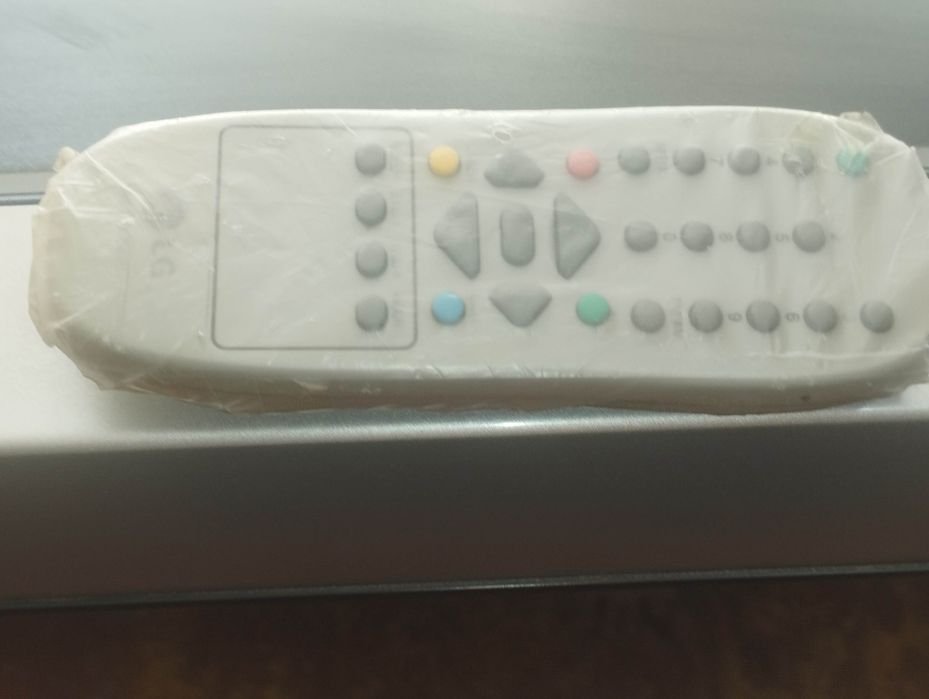 телевизор 32 LG2004 года.