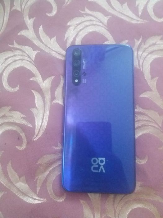 Продам телефон HUAWEI NOVA 5T срочно
