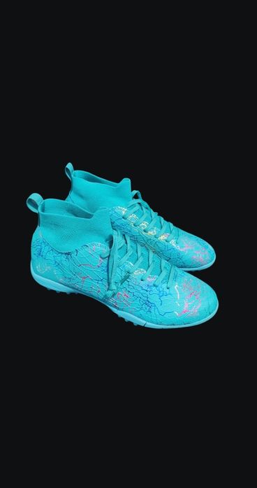 Футболни обувки за изкуствена настилка(стоножки) 
номер 44