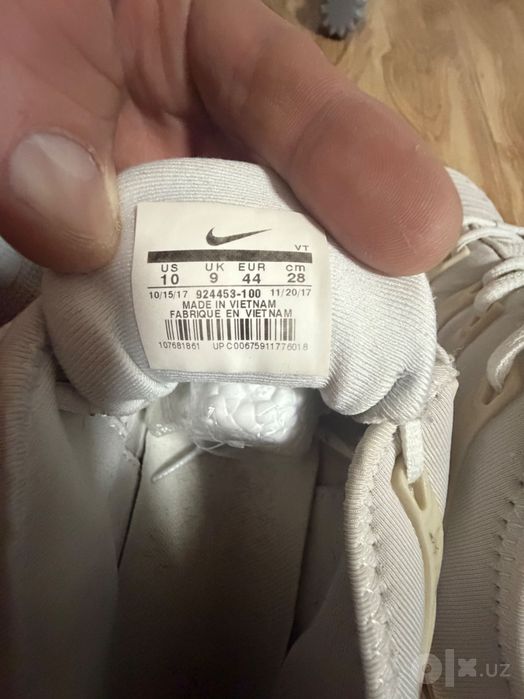 Продам оригинальные кроссовки Nike