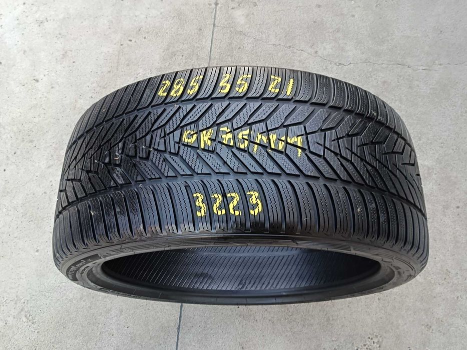 O anvelopa iarna 285 35 21 hankook winter Icept evo 3 cu 7,5 mm 3223