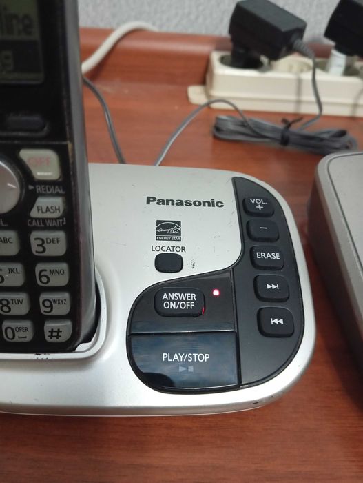 Продам радиотелефон PANASONIC c автоответчиком.