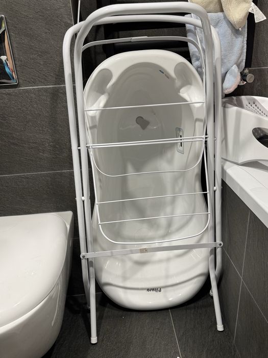 Продам детскую ванночку с подставкой