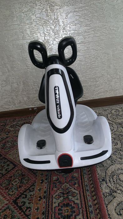 продаю срочно электромобиль