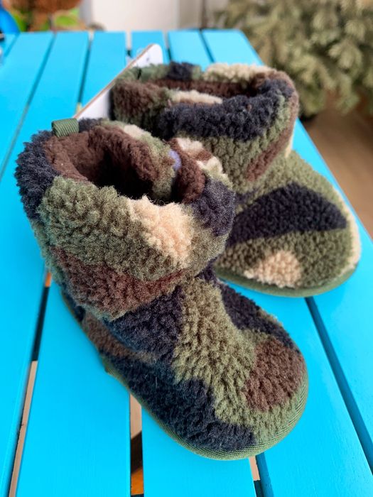 Бебешки високи пантофи 9-12 месеца