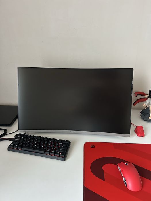 Монитор Samsung