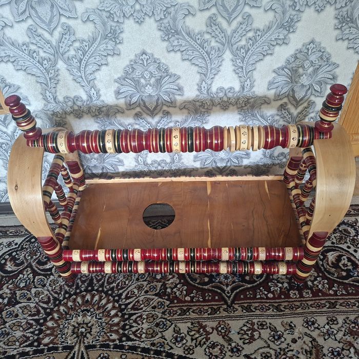 Yengi beshik sotiladi