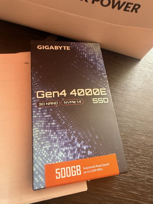 Продам SSD накопитель 500гб