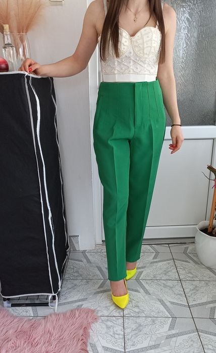 Pantaloni imitatie Zara verzi,roz fucsia marimea L