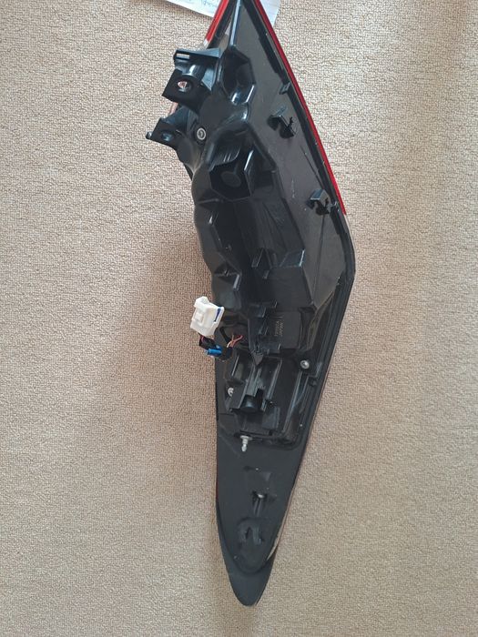 Продам задний фонарь Камри