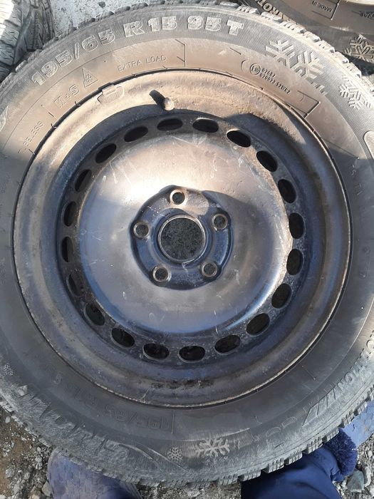 Vand jante de tabla cu anvelope de iarna ,stare foarte buna .
