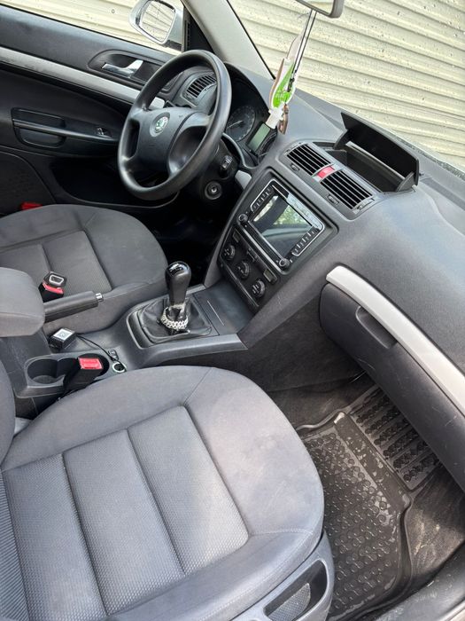 Vând skoda octavia 2 break