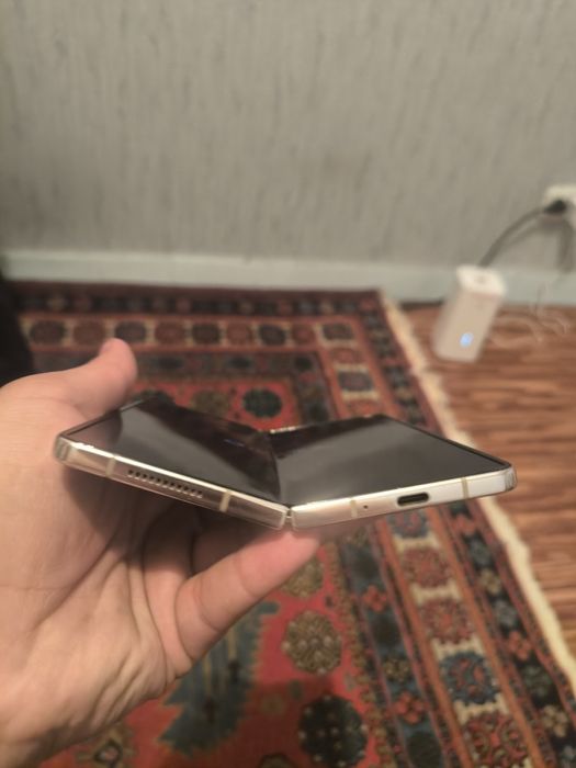 Продам Samsung Z Fold4 512GB