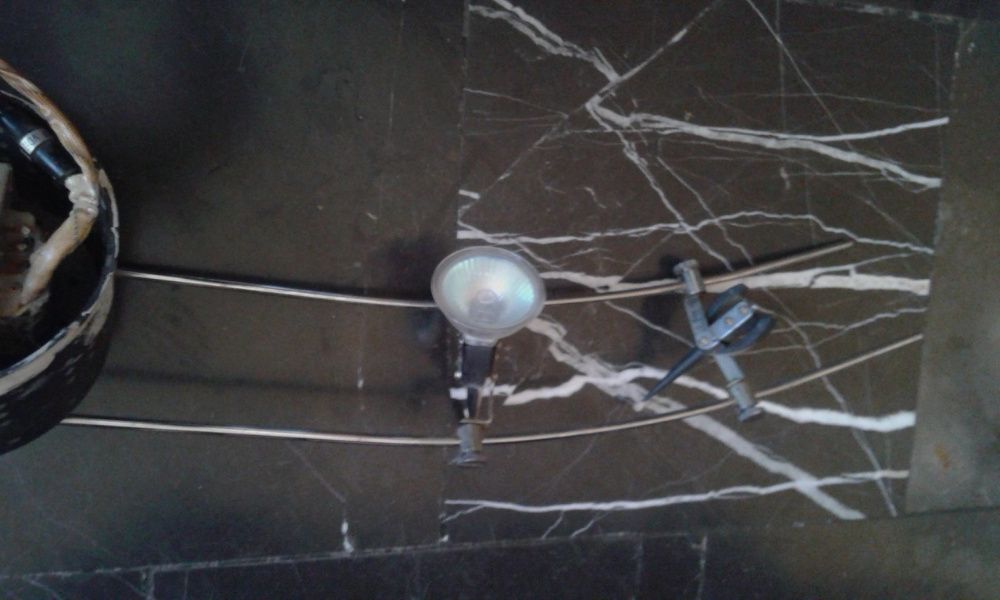 Спот лампа, светеща музикална картина и фенер