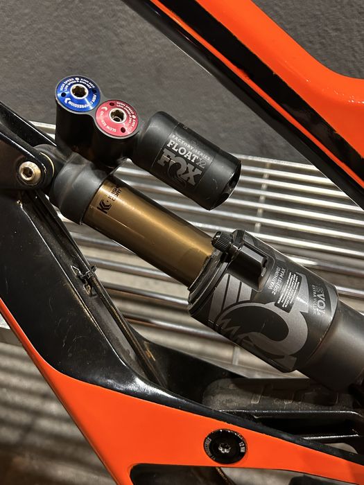 YT Capra 2017 bicicleta enduro - CARBON