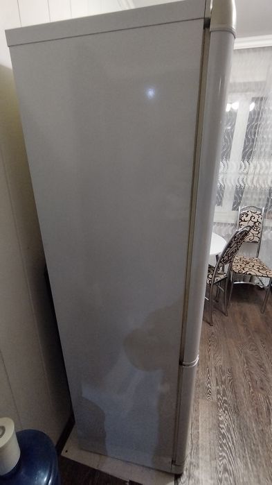 Холодильник Indesit