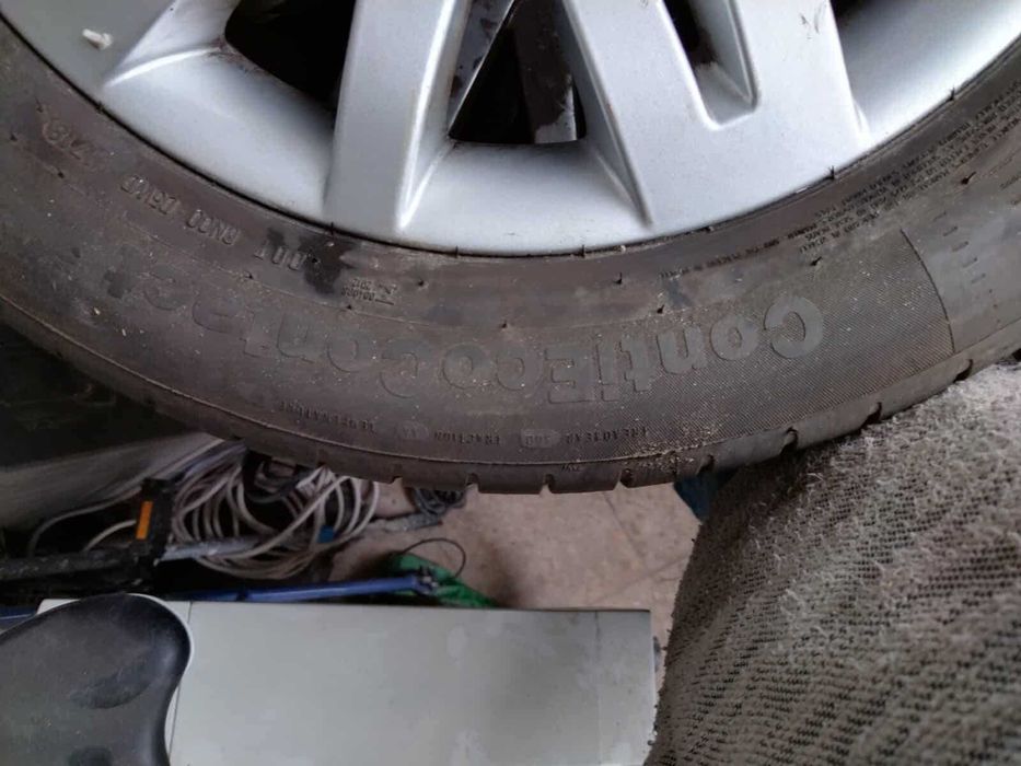 Гуми с джанти 225/55 R17 Continental – добро състояние