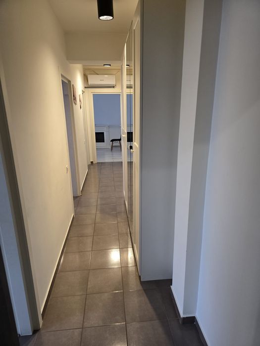 Inchiriez apartament cu 3 camere +loc de parcare inclus