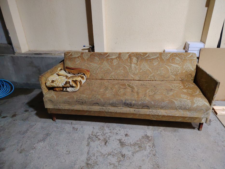 диван сотилади мякой