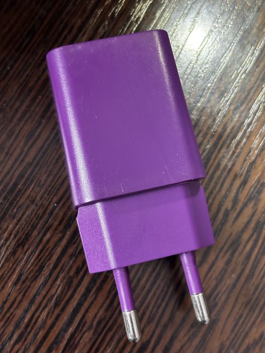 Зарядное устройство USB (5V / 1A) — компактный сетевой адаптер