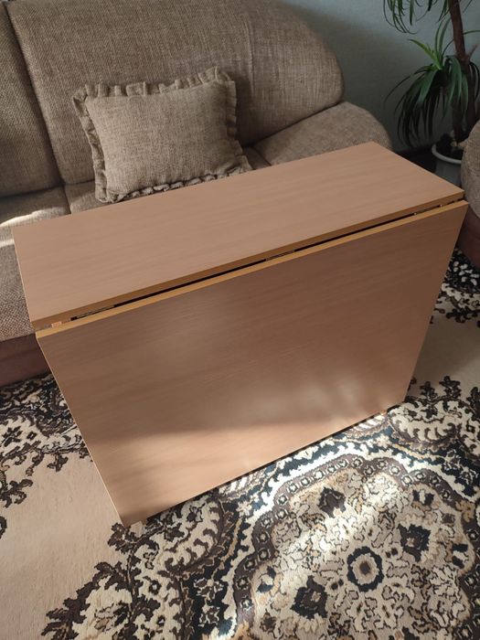 Продаётся раскладной стол