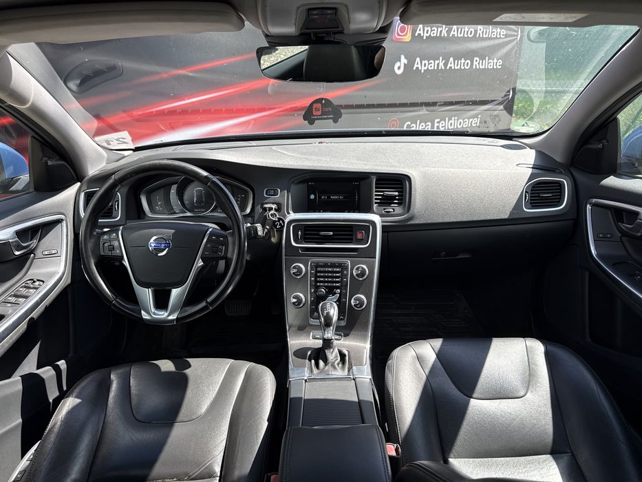VOLVO V60 2015 — imagine 19