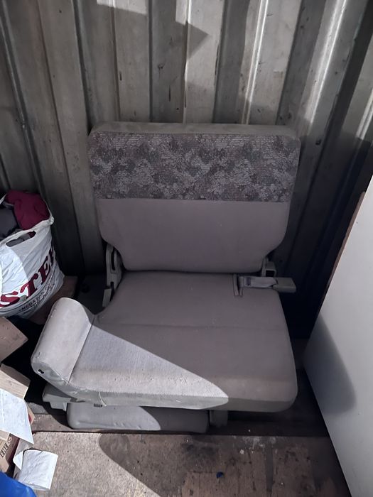 Продам сиденье на Патрол 61