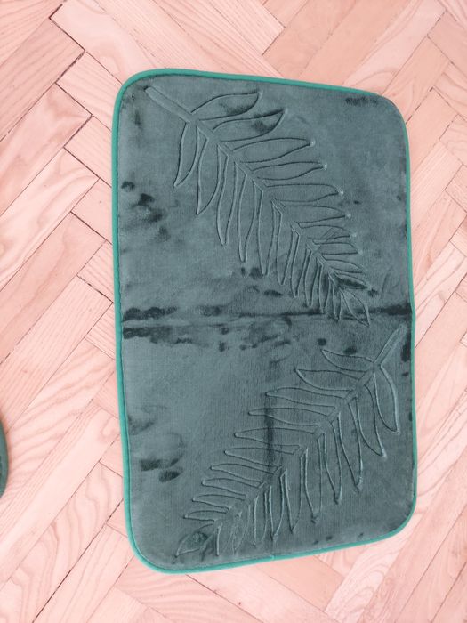 Постелки за баня и тоалетна