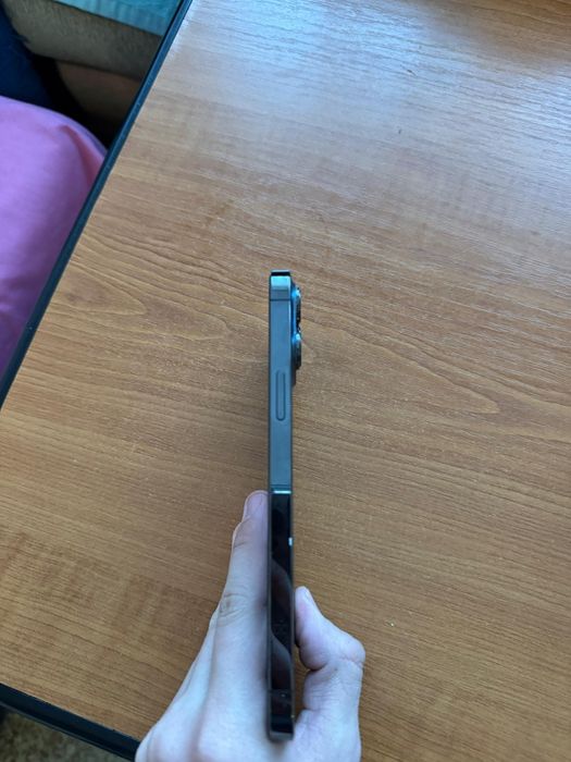 Vând iPhone 13 pro max