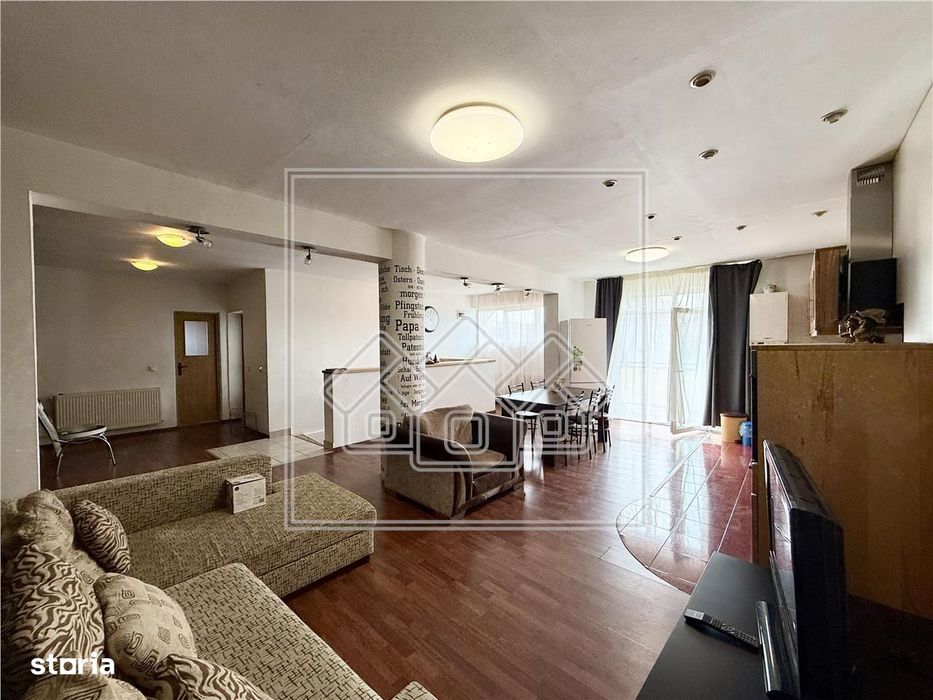 Apartament cu 4 camere, la casa, cu curte - Calea Tunisorului, Sibiu