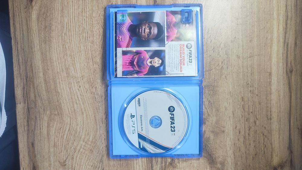 Срочно продам фифа23 на пс5