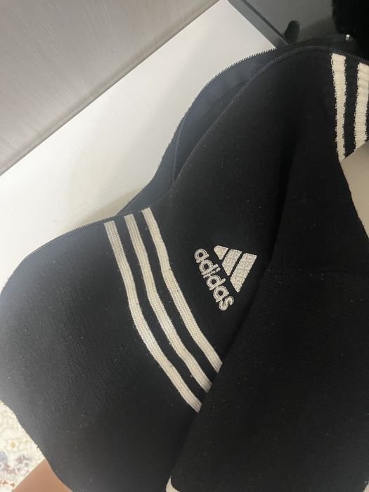 продам теплую спортивку adidas