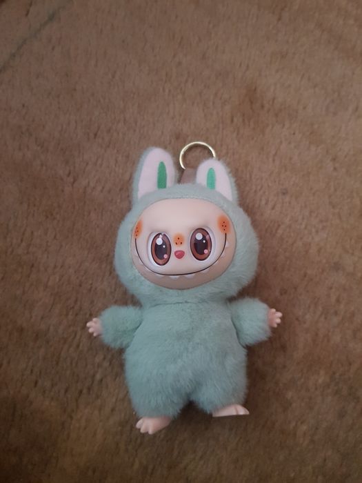 Labubu original verde deschis