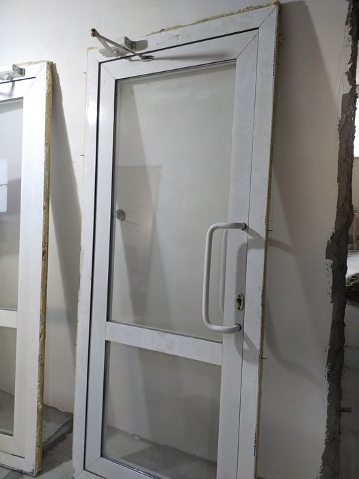 Продается алюминий дверь