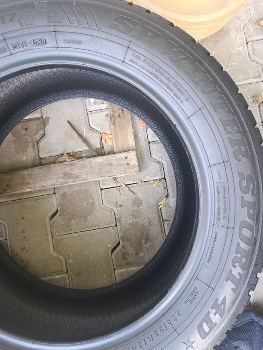 Anvelope de iarnă 225 55 17 Dunlop*MO dot 2020 , 7mm