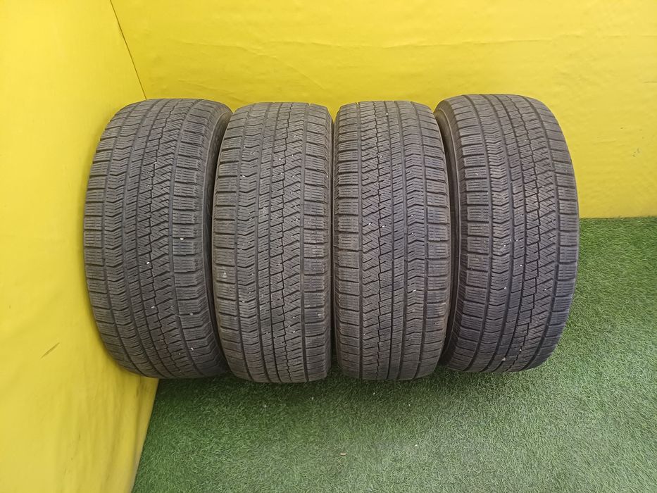Шины 225 55 R17 BRIDGESTONE комплект