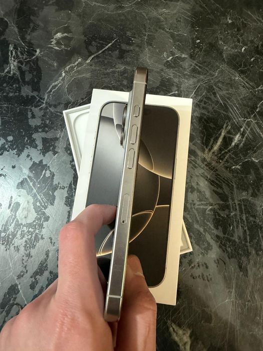 Vand Iphone 16 pro 128gb