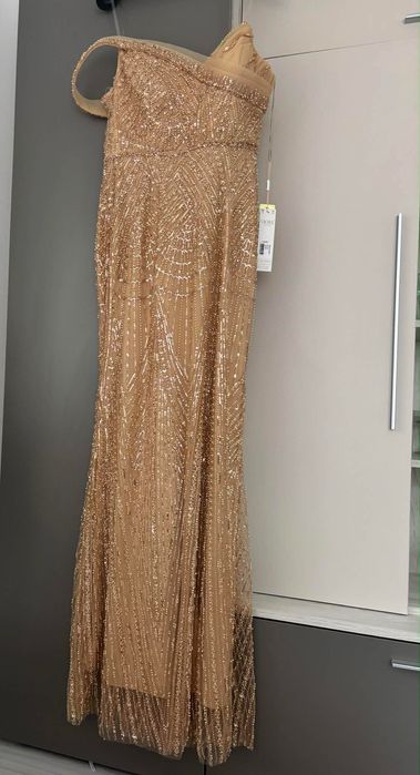 Rochie nouă de vânzare
