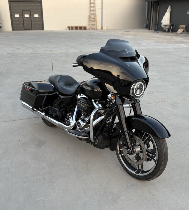 Harley Davidson Street Glide M8