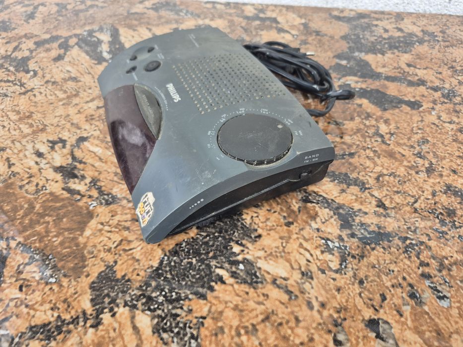 Radio receptor de masă Philips model AJ-3150 cu ceas digital și alarmă