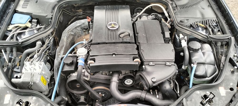 Продам машину Мерседес 211