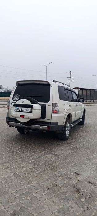 Mitsubishi Pajero 4