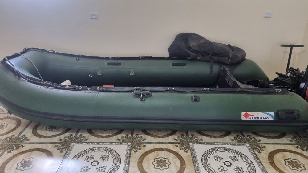 Продаётся лодка с матором Меркурий 9.9