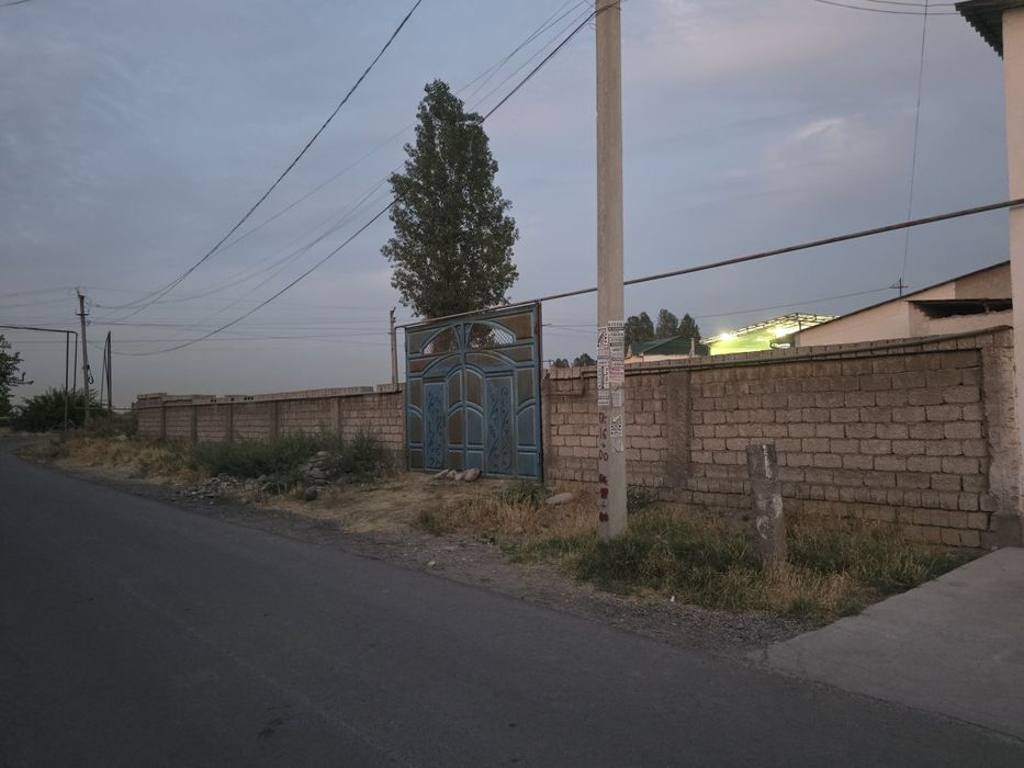 Yer sotiladi uglavoy 6.2 sotik  yoʻlni yuzida