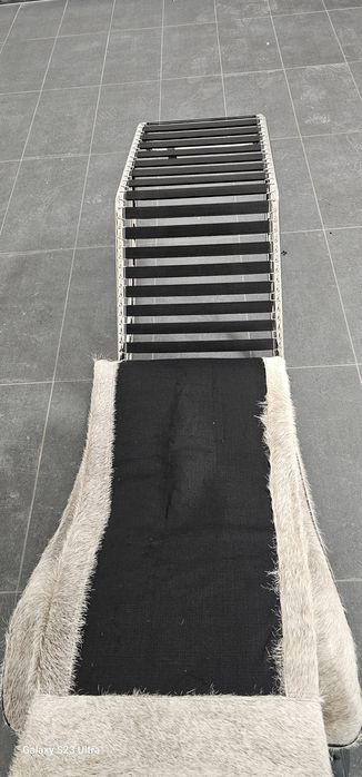 Șezlong / Chaise Lounge design premium din piele naturală & păr natural