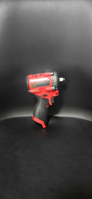 Cheie compactă de impact Milwaukee M12 FCIWF12G3 Stubby