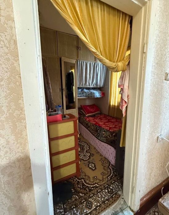 Район: Чилонзор 14
Мўлжал: Афруз 
Хоналар сони: 2^3/1/4 
Майдони: 50м²