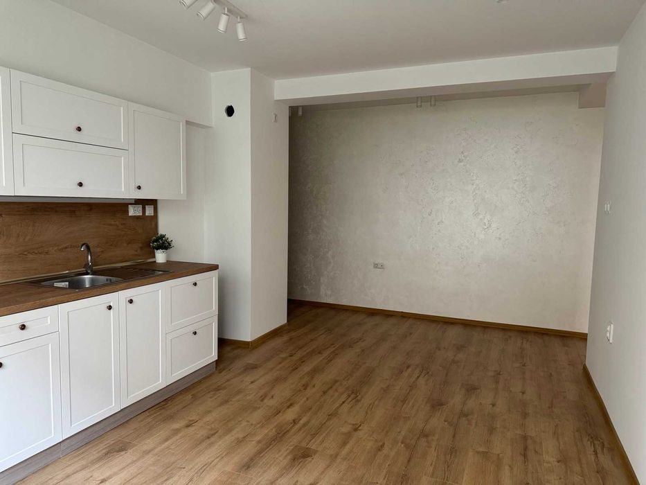 Продава се Тристаен апартамент в Велико Търново, Център - 96 кв.м за 1365 €/кв.м - Снимка #3